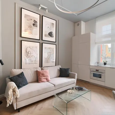 Fancy District Jezyce