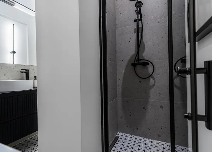 Fancy District Jezyce