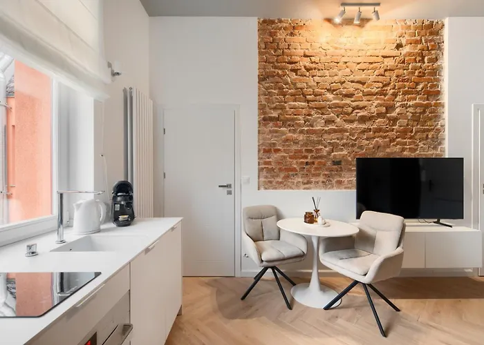 Fancy District Jezyce